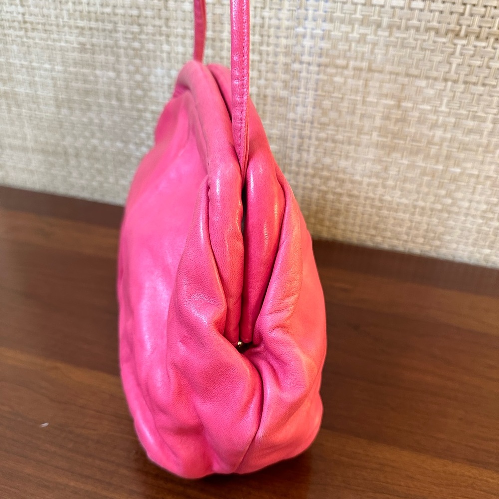 SOLD 🌟4xHP🌟VTG 1980s Pink Leather Shoulder Bag w/ Button Accent by Margolm USA - Picture 6 of 16